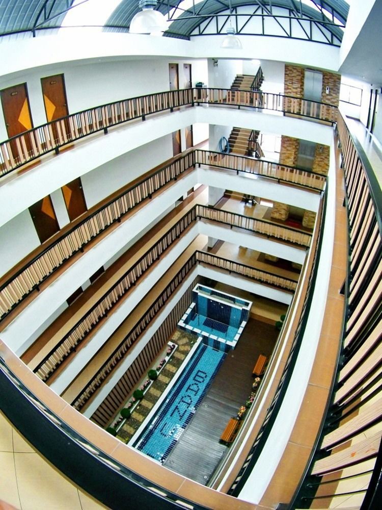 Grannylla Charoenkrung Aparthotel Bangkok Exteriör bild