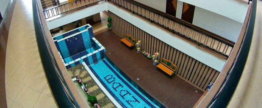 Grannylla Charoenkrung Aparthotel Bangkok Exteriör bild