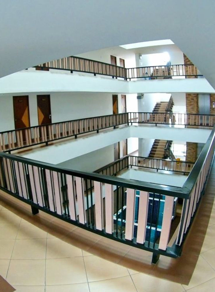 Grannylla Charoenkrung Aparthotel Bangkok Exteriör bild