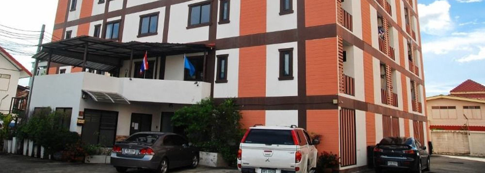 Grannylla Charoenkrung Aparthotel Bangkok Exteriör bild